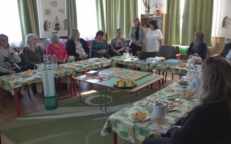 „JÁTSSZ ÉS FEJLESSZ ZÜMIVEL”