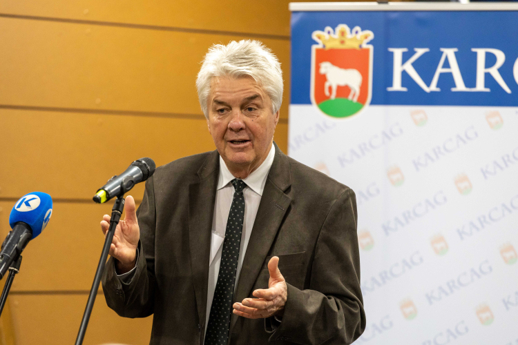 Takács Rudolf és Dr. Balla Katalin karcagi képzőművészek kiállítása