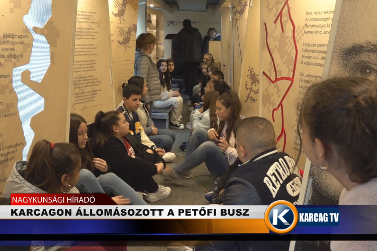 KARCAGON ÁLLOMÁSOZOTT A PETŐFI BUSZ