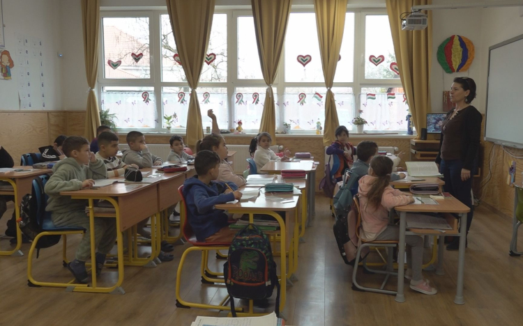 PROGRAMOKKAL SEGÍTENEK A SZÜLŐKNEK AZ ISKOLAVÁLASZTÁSBAN