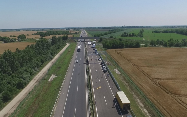 Elkészült az M4 gyorsforgalmi út teljes Pest megyei szakasza