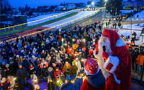 Megnyitott a téli Gyárkert Veszprémben