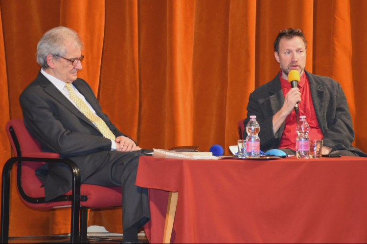 Csíkos Sándor Kulisszák -című könyvének bemutatója