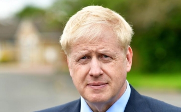Egyfősre csökkent Boris Johnson kormányfő többsége a brit parlamentben