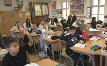 PROGRAMOKBAN GAZDAG FÉLÉV A REFI ÁLTALÁNOSBAN