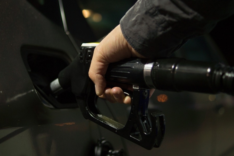 Megint emelkedik az üzemanyagok ára 