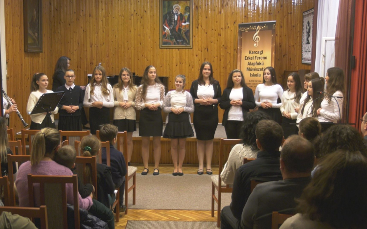 MOZGALMAS MÁSODIK FÉLÉV A MŰVÉSZETI ISKOLÁBAN