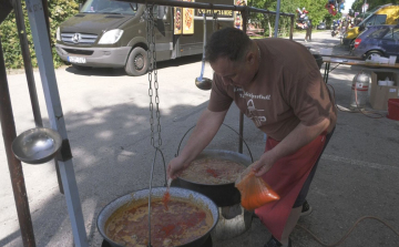HAGYOMÁNYŐRZÉS ÉS GASZTRONÓMIA