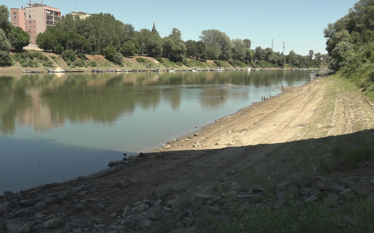 POZITÍV A TISZAI VÍZMÉRLEG