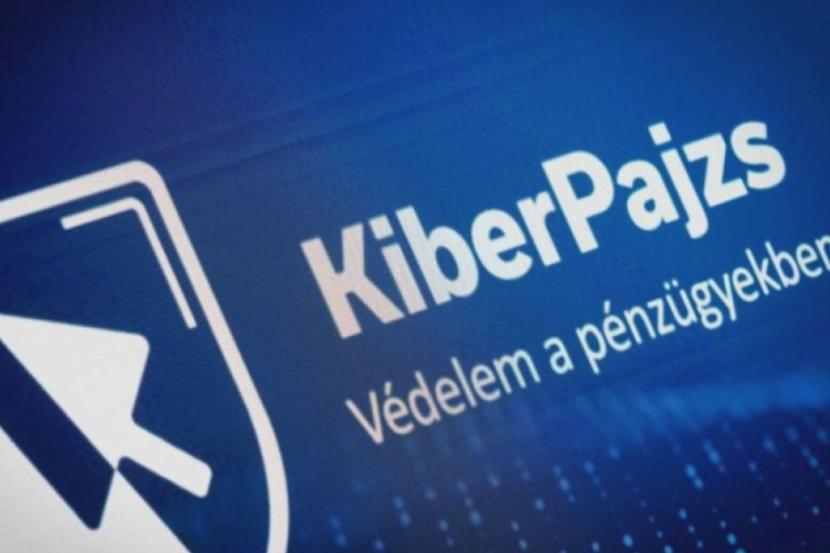 CSALÓK AZ ONLINE TÉRBEN