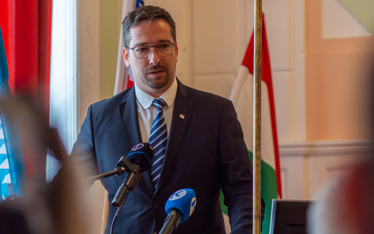 Megemlékezés A Városháza dísztermében