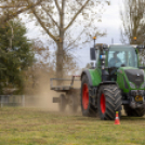 Traktoros ügyességi verseny