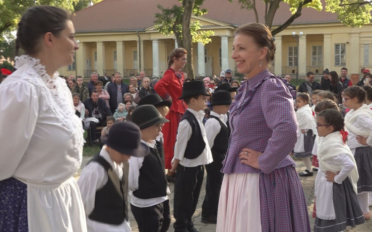 DÖMÖTÖR-NAPI VÁSÁR A MÚZEUMKERTBEN