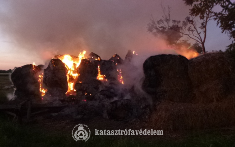  Közel száz bála égett Jászberénynél