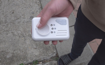 JELZETT A SZÉN-MONOXID ÉRZÉKELŐ ABONYBAN