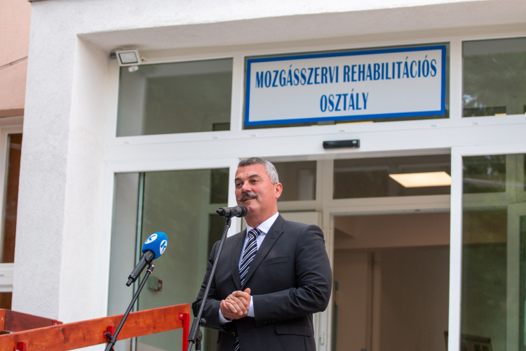 Átadták a Karcagi Kátai Gábor Kórház új Mozgásszervi Rehabilitációs osztályát
