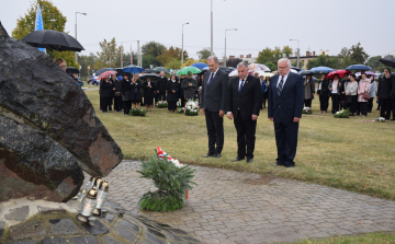 Megemlékezés a nemzeti gyásznapon 