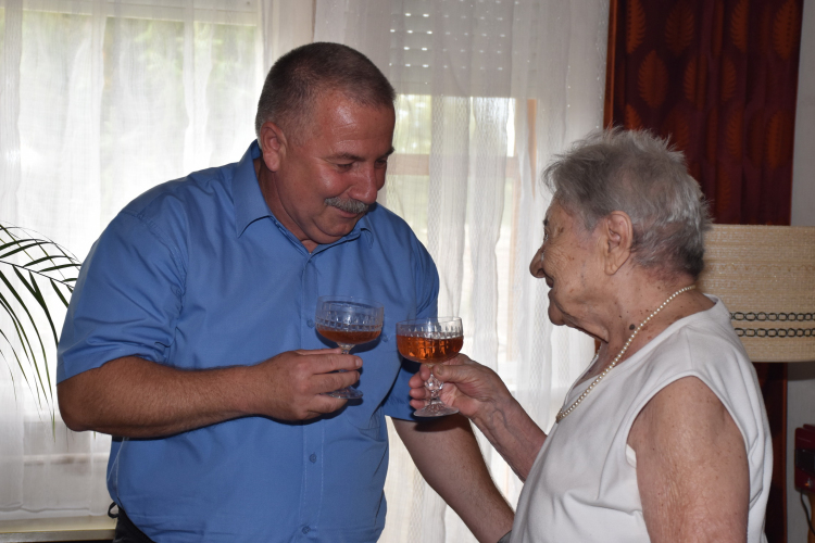 Karcag legidősebb lakója ma is nagyon aktív