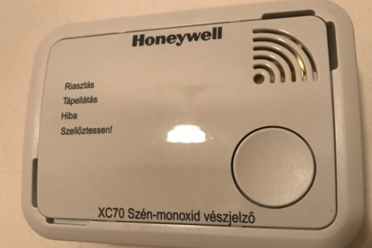 Egy szolnoki család életét mentette meg a szén-monoxid-érzékelő