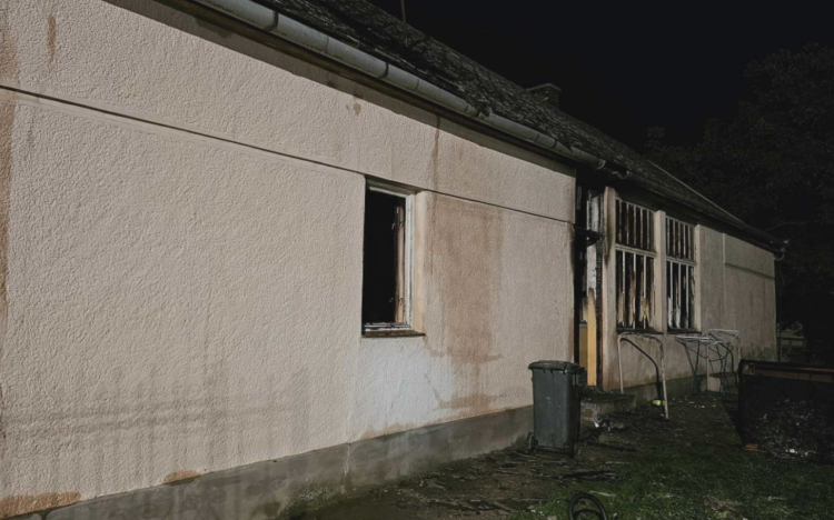 Leégett egy családi ház Jászárokszálláson