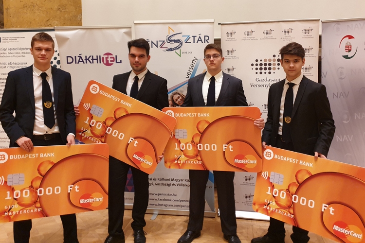 Pécsi gimnazisták nyerték az idei PénzSztár versenyt