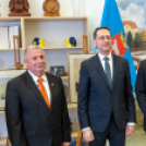 A Magyar Nemzeti Bank kortárs műgyűjteményéből érkeztek képek Karcagra