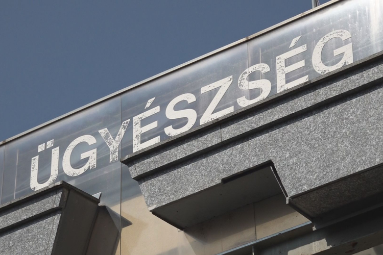 SZERELMÉNEK TÜZE NAGYOBB VOLT A KELLETÉNÉL