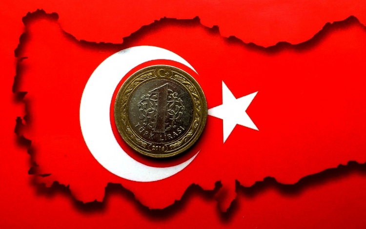 A török líra meredek útja