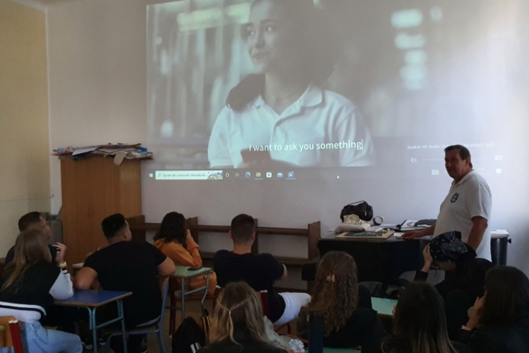 A TESTI-LELKI EGÉSZSÉGES JEGYÉBEN 