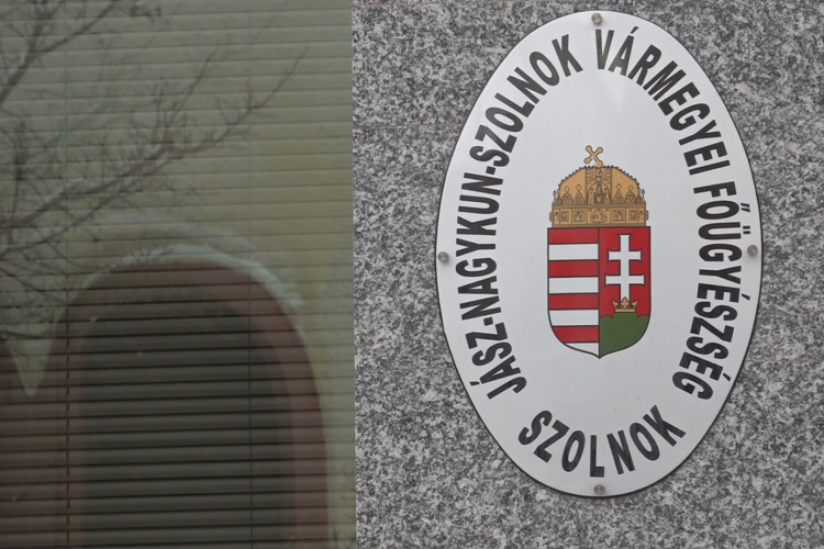 TOVÁBBRA IS LETARTÓZTATÁSBAN MARAD