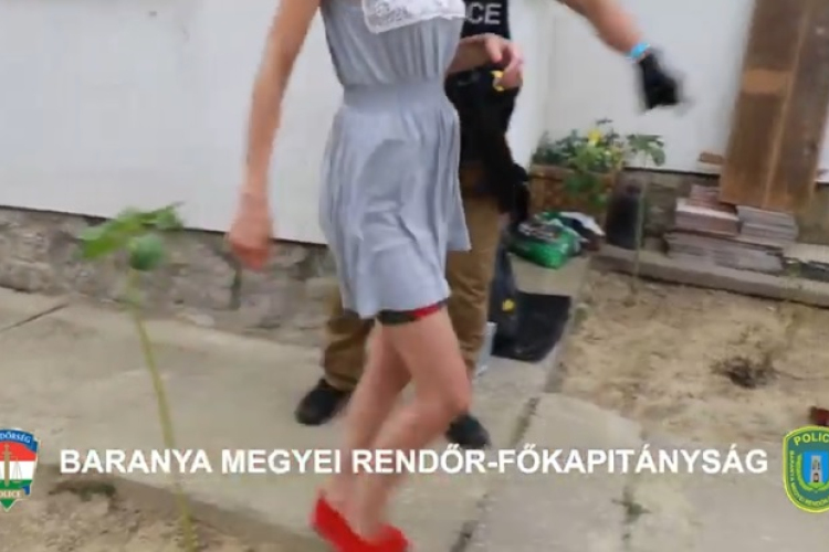 Két nő és egy férfi kényszerített prostitúcióra egy lányt
