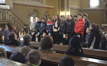 „ÉLJENEK A BÁTRAK!”