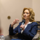 Ferencz Orsolya űrkutató, űrkutatásért felelős miniszteri biztos lakossági fóruma