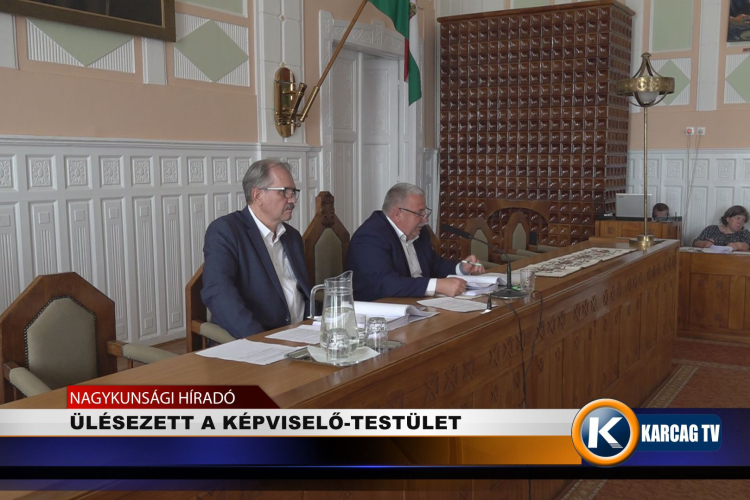 ÜLÉSEZETT A KÉPVISELŐ-TESTÜLET