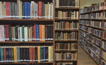 EGYRE TÖBBEN JÁRNAK A KÖNYVTÁRBA 