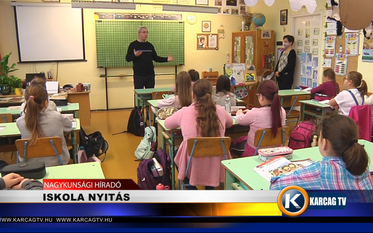 ISKOLA NYITÁS