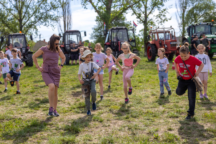 Családi nap és traktoros ügyességi verseny