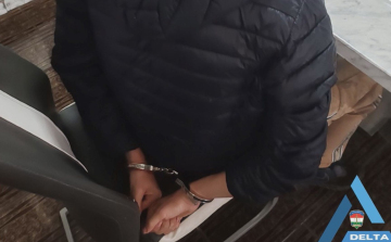 ÚJSZÁSZI DÍLER RENDŐRKÉZEN