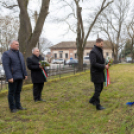 Koszorúzás Mándoky Kongúr István szobránál