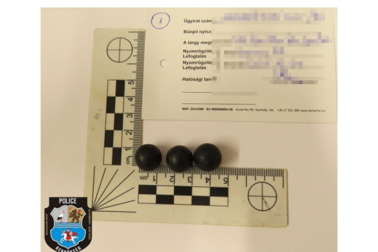 Vitarendezés pisztollyal és baseballütővel 