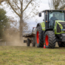 Traktoros ügyességi verseny