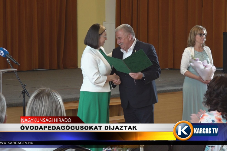 ÓVODAPEDAGÓGUSOKAT DÍJAZTAK