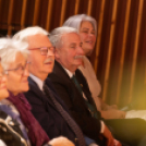 Az első adventi gyertya meggyújtása