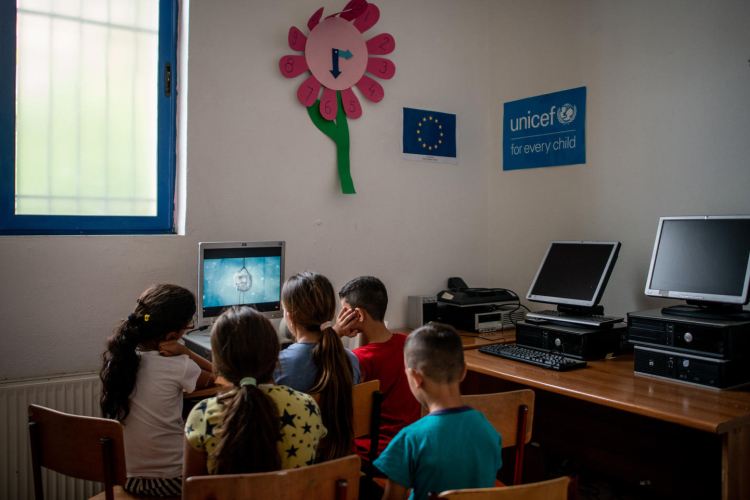 A tinédzserek 21 százalékát zaklathatják a neten  