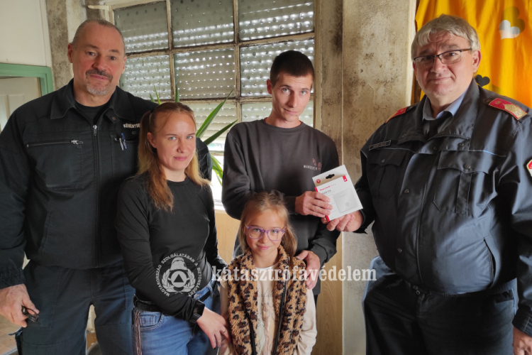 Érzékelőt kapott a szén-monoxid-mérgezést szenvedett család