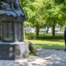 Koszorúzás a Hősök Napja alkalmából