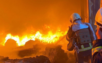  Tűz volt egy szolnoki lakás erkélyén