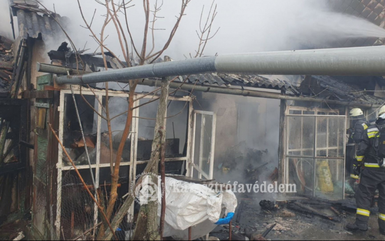  Leégett egy melléképület Nagyivánban