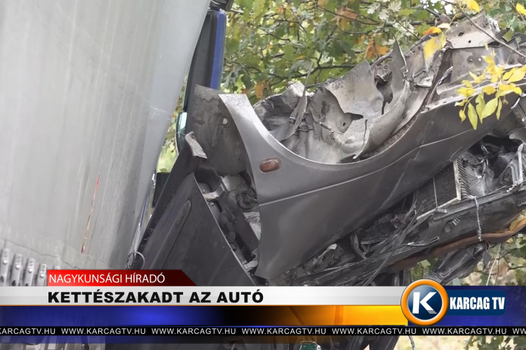 KETTÉSZAKADT AZ AUTÓ 