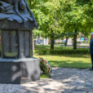 Koszorúzás a Hősök Napja alkalmából